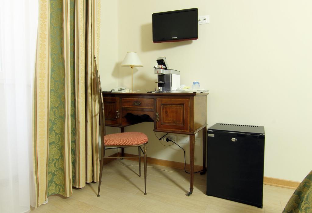Albergo Al Viale Triest Exterior foto